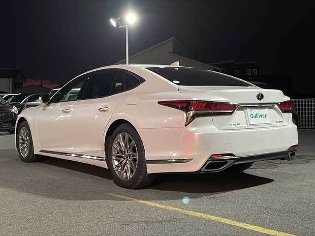 レクサス ＬＳ 500 Iパッケージ 香川県 2018(平30)年 6.4万km ソニッククォーツ 12.3インチワイドディスプレイ（フルセグTV/CD/DVD/BT)/デジタルインナーミラー/ヘッドアップディスプレイ/ブラインドスポットモニター/マークレビンソン/全方位カメラ/電動リアゲート/ドライブレコーダー/シートヒーター/コーナーセンサー/ビルトインETC2.0