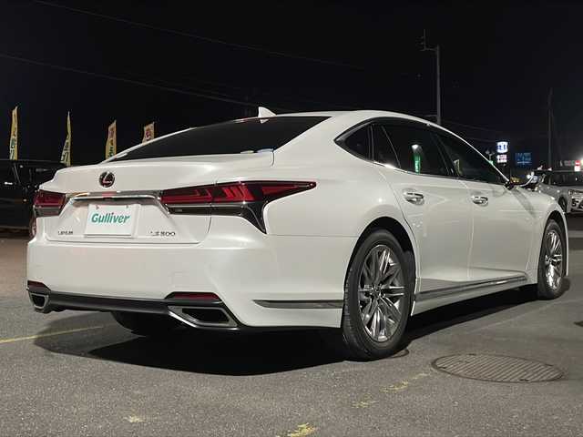レクサス ＬＳ 500 Iパッケージ 香川県 2018(平30)年 6.4万km ソニッククォーツ 12.3インチワイドディスプレイ（フルセグTV/CD/DVD/BT)/デジタルインナーミラー/ヘッドアップディスプレイ/ブラインドスポットモニター/マークレビンソン/全方位カメラ/電動リアゲート/ドライブレコーダー/シートヒーター/コーナーセンサー/ビルトインETC2.0