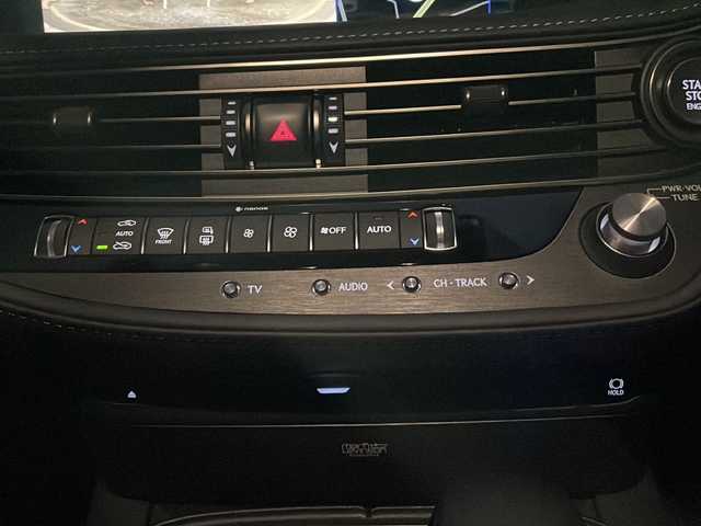 レクサス ＬＳ 500 Iパッケージ 香川県 2018(平30)年 6.4万km ソニッククォーツ 12.3インチワイドディスプレイ（フルセグTV/CD/DVD/BT)/デジタルインナーミラー/ヘッドアップディスプレイ/ブラインドスポットモニター/マークレビンソン/全方位カメラ/電動リアゲート/ドライブレコーダー/シートヒーター/コーナーセンサー/ビルトインETC2.0