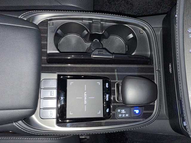 レクサス ＬＳ 500 Iパッケージ 香川県 2018(平30)年 6.4万km ソニッククォーツ 12.3インチワイドディスプレイ（フルセグTV/CD/DVD/BT)/デジタルインナーミラー/ヘッドアップディスプレイ/ブラインドスポットモニター/マークレビンソン/全方位カメラ/電動リアゲート/ドライブレコーダー/シートヒーター/コーナーセンサー/ビルトインETC2.0