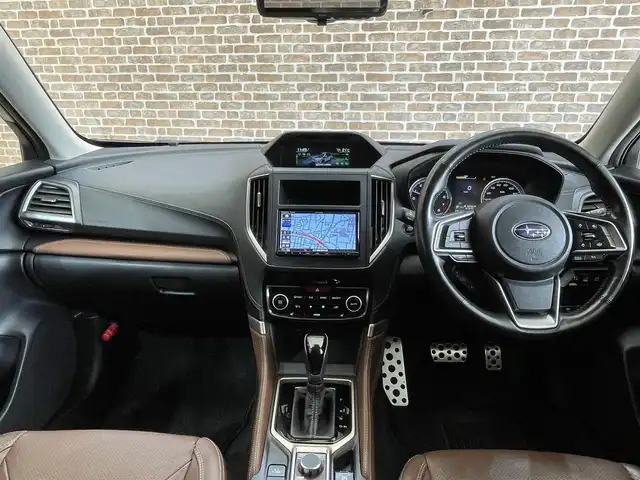 スバル フォレスター ハイブリッド アドバンス 岩手県 2020(令2)年 6.2万km クリスタルホワイトP ワンオーナー/４WD/本革シート/アイサイトツーリングアシスト/アイサイトセイフティプラス/プリクラッシュブレーキ/全車速追従機能付きクルーズコントロール/アクティブレーンキープ/ツーリングアシスト/アダプティブドライビングビーム/ステアリング連動ヘッドランプ/コーナーセンサー/スバルリヤビークルディテクション/ドライバーモニタリングシステム/AT誤発進抑制制御/先行車発進告知機能/スマートリヤビューミラー/X-MODE/ヒルディセントコントロール/パドルシフト/パワーシート(前席)/シートヒーター(前席・後席左右)/ステアリングヒーター/社外ナビ/フルセグTV/バック・サイド・フロントビューモニター/ETC/LEDヘッドランプ/純正アルミホイール積み込みあり