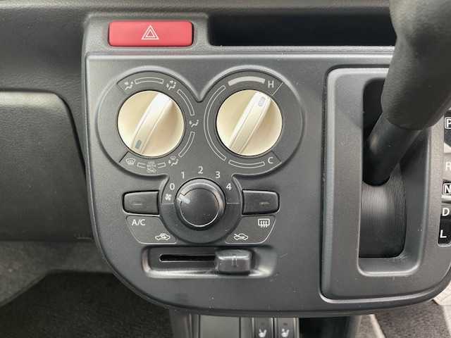 スズキ アルト L 青森県 2018(平30)年 1.5万km フィズブルーパールメタリック ４WD/純正オーディオ/衝突軽減スイッチ/アイドリング/横滑り防止装置/ライトレベライザー/シートヒーターD/N席/保証書/取扱説明書/スペアキー1本