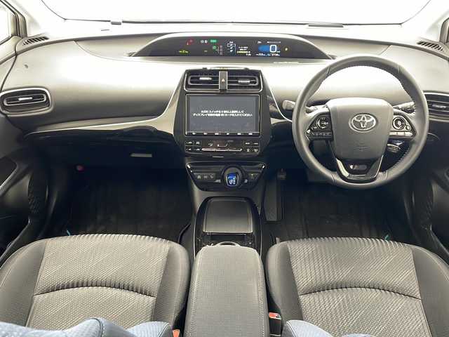 トヨタ プリウス A 沖縄県 2019(令1)年 5.8万km スティールブロンドM 純正９型ナビ(NSZT-Y68T)/(フルセグＴＶ　ＤＶＤ再生　ＢＴ接続)/バックカメラ　/トヨタセーフティセンス　/レーダークルーズコントロール　/ＨＵＤ　/ＢＳＭ　/クリアランスソナー　/パワーシート　/ビルトインＥＴＣ　/ＬＥＤオートライト