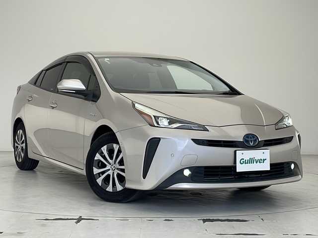 トヨタ プリウス A 沖縄県 2019(令1)年 5.8万km スティールブロンドM 純正９型ナビ(NSZT-Y68T)/(フルセグＴＶ　ＤＶＤ再生　ＢＴ接続)/バックカメラ　/トヨタセーフティセンス　/レーダークルーズコントロール　/ＨＵＤ　/ＢＳＭ　/クリアランスソナー　/パワーシート　/ビルトインＥＴＣ　/ＬＥＤオートライト
