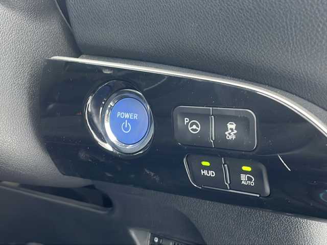 トヨタ プリウス A 沖縄県 2019(令1)年 5.8万km スティールブロンドM 純正９型ナビ(NSZT-Y68T)/(フルセグＴＶ　ＤＶＤ再生　ＢＴ接続)/バックカメラ　/トヨタセーフティセンス　/レーダークルーズコントロール　/ＨＵＤ　/ＢＳＭ　/クリアランスソナー　/パワーシート　/ビルトインＥＴＣ　/ＬＥＤオートライト