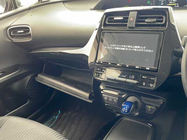 トヨタ プリウス A 沖縄県 2019(令1)年 5.8万km スティールブロンドM 純正９型ナビ(NSZT-Y68T)/(フルセグＴＶ　ＤＶＤ再生　ＢＴ接続)/バックカメラ　/トヨタセーフティセンス　/レーダークルーズコントロール　/ＨＵＤ　/ＢＳＭ　/クリアランスソナー　/パワーシート　/ビルトインＥＴＣ　/ＬＥＤオートライト