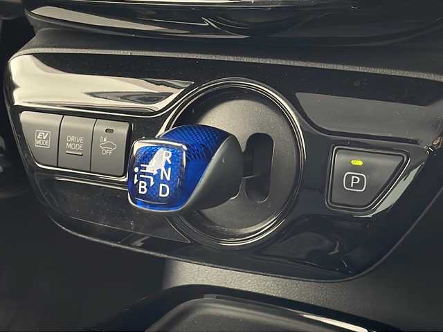 トヨタ プリウス A 沖縄県 2019(令1)年 5.8万km スティールブロンドM 純正９型ナビ(NSZT-Y68T)/(フルセグＴＶ　ＤＶＤ再生　ＢＴ接続)/バックカメラ　/トヨタセーフティセンス　/レーダークルーズコントロール　/ＨＵＤ　/ＢＳＭ　/クリアランスソナー　/パワーシート　/ビルトインＥＴＣ　/ＬＥＤオートライト