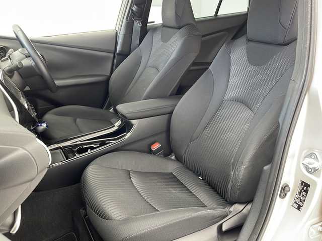 トヨタ プリウス A 沖縄県 2019(令1)年 5.8万km スティールブロンドM 純正９型ナビ(NSZT-Y68T)/(フルセグＴＶ　ＤＶＤ再生　ＢＴ接続)/バックカメラ　/トヨタセーフティセンス　/レーダークルーズコントロール　/ＨＵＤ　/ＢＳＭ　/クリアランスソナー　/パワーシート　/ビルトインＥＴＣ　/ＬＥＤオートライト