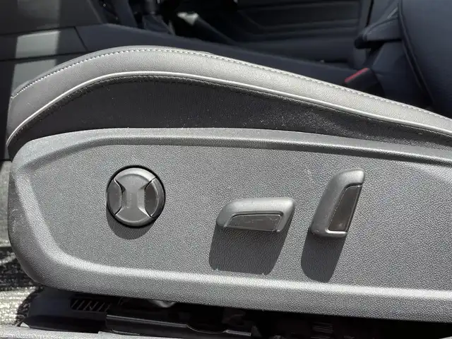 フォルクスワーゲン ＶＷ アルテオン SB TSI 4モーション Rラインアドバンス 長野県 2021(令3)年 3.5万km 赤 サンルーフ　/ｈａｒｍａｎ／ｋａｒｄｏｎ/ＨＵＤ　/ＡＣＣ　/ＢＳＭ　/黒革シート　/ＰＷシート　/シートヒーター/ＤｉｓｃｏｖｅｒＰｒｏ　/３６０°カメラ　/ＬＥＤヘッドライト　/パークアシスト　/デジタルメーター　/Ｃａr play/100V/パークセンサー