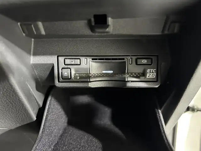 レクサス ＮＸ 250 バージョンL 佐賀県 2023(令5)年 0.6万km ソニッククォーツ ワンオーナー/純正14インチディスプレイオーディオ/フルセグTV/Bluetooth/Androidauto/Applecarplay/サンルーフ/デジタルインナールームミラー/全方位カメラ/衝突被害軽減システム/レーダークルーズコントロール/レーンアシスト/ブラインドスポットモニター/パーキングサポートブレーキ/電子パーキング/ブレーキホールド/クリアランスソナー/オートライト/オートマチックハイビーム/3眼LEDヘッドライト/LEDフォグライト/ビルトインETC2.0/純正前後ドライブレコーダー/ヘッドアップディスプレイ/パワーバックドア/後席電動格納シート/運転席・助手席パワーシート/運転席・助手席シートヒーター/運転席・助手席エアシート/レザーシート/メモリーシート/純正20インチアルミホイール/純正フロアマット/カードキー×１