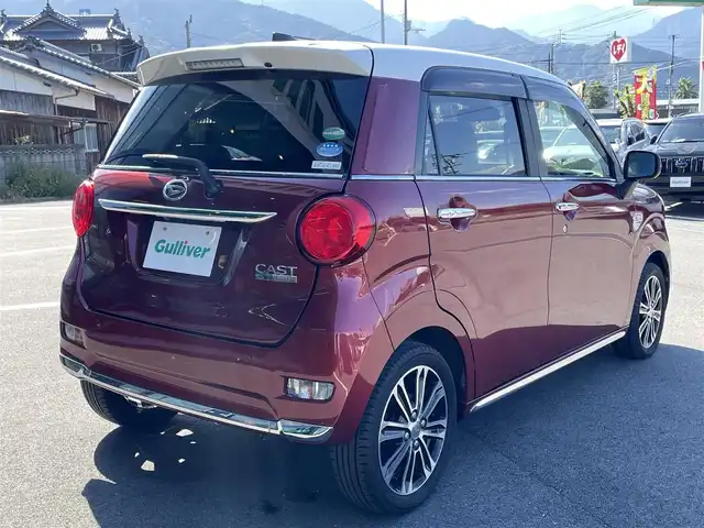 ダイハツ キャスト スタイル G SAⅡ 愛媛県 2016(平28)年 1.6万km ファイアークォーツレッドM 衝突被害軽減ブレーキ/車線逸脱警報/純正7インチナビ（Bluetooth/フルセグTV/DVD再生）/バックカメラ/ETC/純正フロアマット/ベンチシート/純正15インチAW/バックセンサー/プッシュスタート/オートライト/LEDヘッドライト/フォグランプ/ABS/横滑り防止装置/盗難防止装置