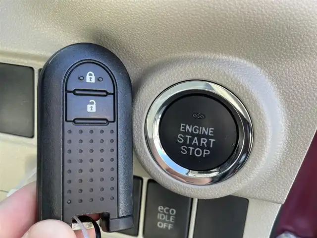 ダイハツ キャスト スタイル G SAⅡ 愛媛県 2016(平28)年 1.6万km ファイアークォーツレッドM 衝突被害軽減ブレーキ/車線逸脱警報/純正7インチナビ（Bluetooth/フルセグTV/DVD再生）/バックカメラ/ETC/純正フロアマット/ベンチシート/純正15インチAW/バックセンサー/プッシュスタート/オートライト/LEDヘッドライト/フォグランプ/ABS/横滑り防止装置/盗難防止装置