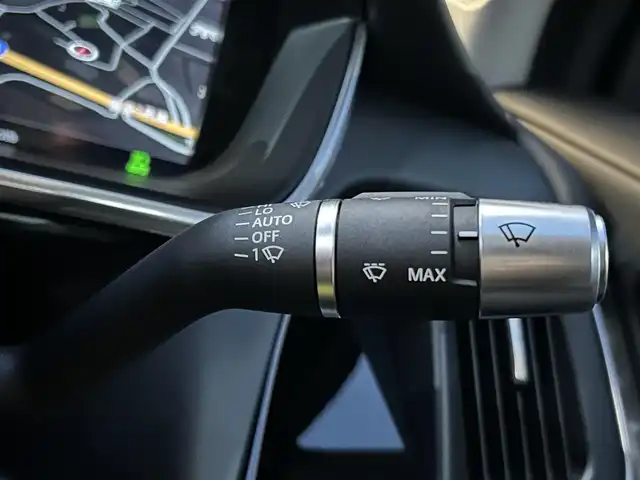 ジャガー Ｉペース SE 福岡県 2020(令2)年 0.2万km ユーロンホワイト ドライブパック　/アダプティブクルーズコントロール/ブラインドスポットモニター/レーンキープアシスト/ガラスルーフ　/黒革シート/前席シートヒーター/純正ナビ　/Ａｐｐｌｅｃａｒｐｌａｙ/ａｎｄｒｏｉｄａｕｔｏ　/Ｂｌｕｅｔｏｏｔｈ　/バックカメラ　/全方位カメラ/エアーサスペンション/LEDヘッドライト/ETC2.0