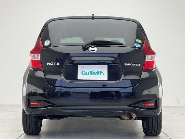 日産 ノート e－パワー X Vセレクション 愛知県 2020(令2)年 2.5万km スーパーブラック 純正9型ナビ/全方位カメラ/バックカメラ/コーナーセンサー/純正アルミホイール/LEDヘッドライト/オートライト/ドライブレコーダー/ETC/衝突軽減システム/フルセグ/CD DVD/Bluetooth/ステアリングスイッチ/スマートキー/プッシュスタート