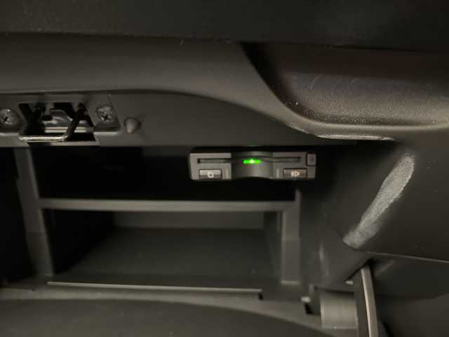 日産 ノート e－パワー X Vセレクション 愛知県 2020(令2)年 2.5万km スーパーブラック 純正9型ナビ/全方位カメラ/バックカメラ/コーナーセンサー/純正アルミホイール/LEDヘッドライト/オートライト/ドライブレコーダー/ETC/衝突軽減システム/フルセグ/CD DVD/Bluetooth/ステアリングスイッチ/スマートキー/プッシュスタート