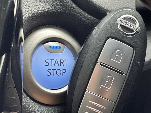 日産 ノート e－パワー X Vセレクション 愛知県 2020(令2)年 2.5万km スーパーブラック 純正9型ナビ/全方位カメラ/バックカメラ/コーナーセンサー/純正アルミホイール/LEDヘッドライト/オートライト/ドライブレコーダー/ETC/衝突軽減システム/フルセグ/CD DVD/Bluetooth/ステアリングスイッチ/スマートキー/プッシュスタート