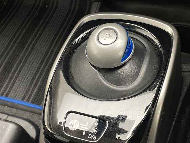 日産 ノート e－パワー X Vセレクション 愛知県 2020(令2)年 2.5万km スーパーブラック 純正9型ナビ/全方位カメラ/バックカメラ/コーナーセンサー/純正アルミホイール/LEDヘッドライト/オートライト/ドライブレコーダー/ETC/衝突軽減システム/フルセグ/CD DVD/Bluetooth/ステアリングスイッチ/スマートキー/プッシュスタート