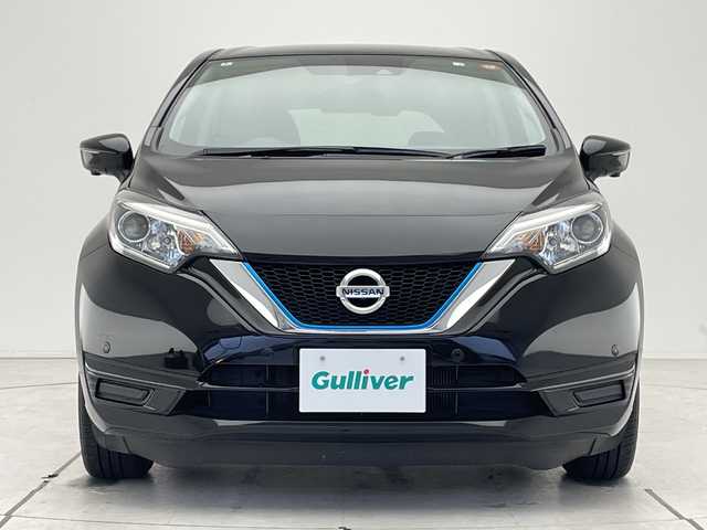 日産 ノート e－パワー X Vセレクション 愛知県 2020(令2)年 2.5万km スーパーブラック 純正9型ナビ/全方位カメラ/バックカメラ/コーナーセンサー/純正アルミホイール/LEDヘッドライト/オートライト/ドライブレコーダー/ETC/衝突軽減システム/フルセグ/CD DVD/Bluetooth/ステアリングスイッチ/スマートキー/プッシュスタート