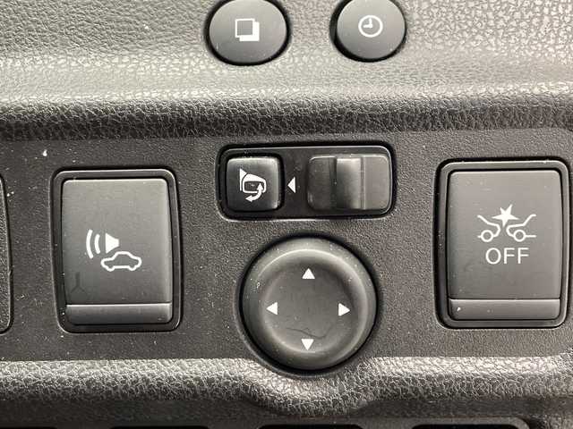 日産 ノート e－パワー X Vセレクション 愛知県 2020(令2)年 2.5万km スーパーブラック 純正9型ナビ/全方位カメラ/バックカメラ/コーナーセンサー/純正アルミホイール/LEDヘッドライト/オートライト/ドライブレコーダー/ETC/衝突軽減システム/フルセグ/CD DVD/Bluetooth/ステアリングスイッチ/スマートキー/プッシュスタート