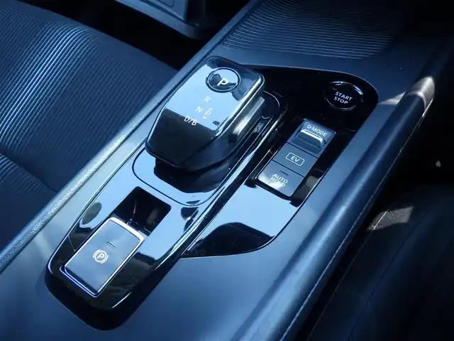 日産 ノート X 千葉県 2021(令3)年 5.3万km ダークメタルグレー エマージェンシーブレーキ/9インチ純正ナビ/地デジTV/【Bluetooth接続】/バックカメラ/ドライブレコーダー/ETC/サイド/カーテンエアバッグ/インテリジェントキー