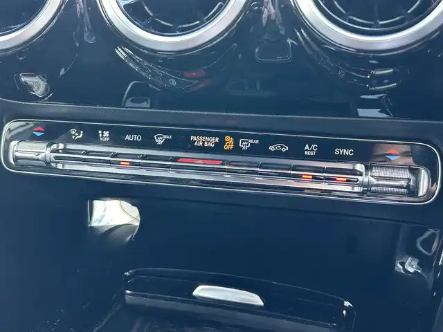 メルセデス・ベンツ Ａ１８０ スタイル AMGライン 栃木県 2019(平31)年 5.2万km 白 ナビゲーションパッケージ/フルセグTV Bluetooth/バックカメラ/レーダーセーフティパッケージ/レーンキープ /ブラインドスポットモニター/ハーフレザーシート/シートヒーター/メモリーパワーシート/ドライブレコーダー/プッシュスタート/スペアキー×１/ETC2.0/コーナーセンサー