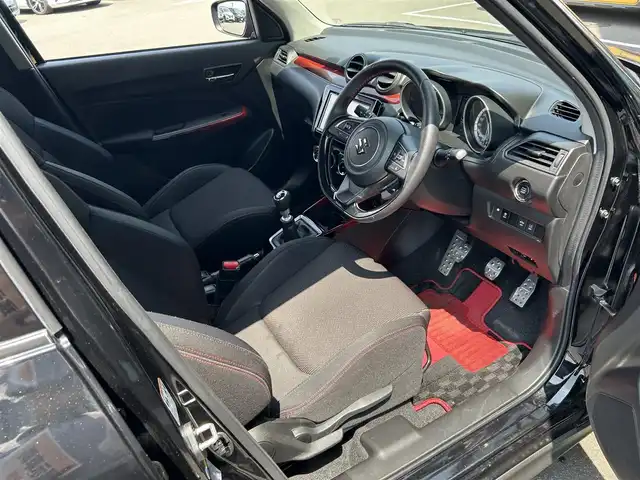 スズキ スイフト スポーツ セーフティPKG 東京都 2019(平31)年 5.7万km スーパーブラックパール 純正8インチナビ/全方位モニター/ビルトインETC/衝突軽減ブレーキ/レーンキープアシスト/クルーズコントロール/LEDヘッドライト/スマートキー/純正17インチAW
