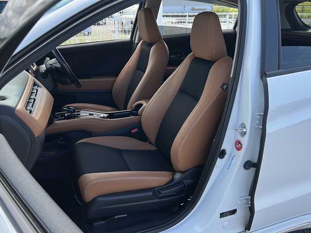 ホンダ ヴェゼル ハイブリッド Z ホンダセンシング 富山県 2018(平30)年 7.4万km プラチナホワイトパール 禁煙車/ワンオーナー　/純正ＨＤＤナビ　/フルセグ　/ホンダセンシング　/バックカメラ　/ＬＥＤヘッドライト　/レーダークルーズコントロール　/パドルシフト　/スマートキー　/ハーフレザーシート　/純正アルミホイール　/純正オーディオ/ウィンカーミラー/電動格納ミラー/ビルトインETC/プッシュスタート