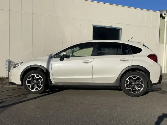 スバル インプレッサ ＸＶ 2．0i－L アイサイト 福島県 2015(平27)年 12.6万km クリスタルホワイトP (株)IDOMが運営する【じしゃロン福島店】の自社ローン専用車両になります。こちらは現金またはオートローンご利用時の価格です。自社ローンご希望の方は別途その旨お申付け下さい/社外アルパインナビ/フルセグテレビ/バックカメラ/アイサイト/レーンキープアシスト/レーダークルーズコントロール/革巻ステアリング/ドアバイザー/パドルシフト/スタッドレスタイヤ積込