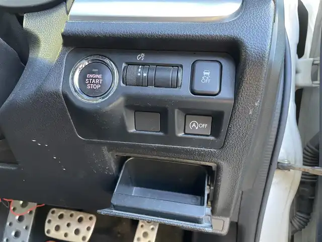 スバル インプレッサ ＸＶ 2．0i－L アイサイト 福島県 2015(平27)年 12.6万km クリスタルホワイトP (株)IDOMが運営する【じしゃロン福島店】の自社ローン専用車両になります。こちらは現金またはオートローンご利用時の価格です。自社ローンご希望の方は別途その旨お申付け下さい/社外アルパインナビ/フルセグテレビ/バックカメラ/アイサイト/レーンキープアシスト/レーダークルーズコントロール/革巻ステアリング/ドアバイザー/パドルシフト/スタッドレスタイヤ積込