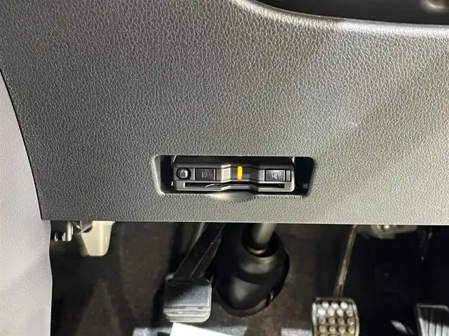ダイハツ アトレー バン デッキバン 岩手県 2022(令4)年 1.1万km オフビートカーキM ４WD/両側パワースライドドア/スマートアシスト/衝突被害軽減ブレーキ/コーナーセンサー/レーンアシスト/クルーズコントロール/横滑り防止装置/アイドリングストップ/バックカメラ/純正ディスプレイオーディオ（Bluetooth USB フルセグ AndroidAUTO AppleCarPlay HDMI）/オートハイビーム/オートライト/オートエアコン/ステアリングスイッチ/ETC/ドアミラーウインカー