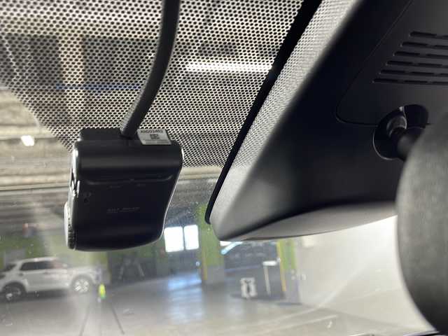 トヨタ アクア G 沖縄県 2016(平28)年 6.2万km コバルトブルーメタリック 県外仕入/禁煙車/スマートキー/プッシュスタート/純正ナビ/(CD/DVD/フルセグ/Bluetooth)/セーフティセンス/LKA（レーンキープアシスト）/バックカメラ/純正ドライブレコーダー/コーナーセンサー/革巻きステアリング/ステアリングリモコン/クルーズコントロール/オートライト/オートマチックハイビーム/純正フロアマット/ドアバイザー