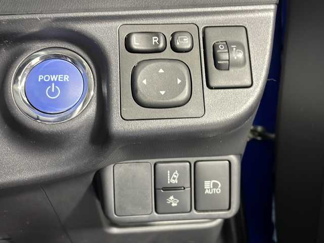 トヨタ アクア G 沖縄県 2016(平28)年 6.2万km コバルトブルーメタリック 県外仕入/禁煙車/スマートキー/プッシュスタート/純正ナビ/(CD/DVD/フルセグ/Bluetooth)/セーフティセンス/LKA（レーンキープアシスト）/バックカメラ/純正ドライブレコーダー/コーナーセンサー/革巻きステアリング/ステアリングリモコン/クルーズコントロール/オートライト/オートマチックハイビーム/純正フロアマット/ドアバイザー