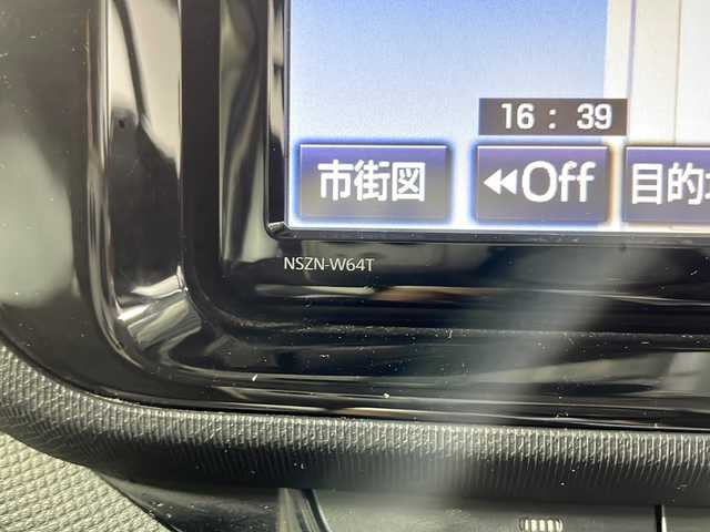 トヨタ アクア G 沖縄県 2016(平28)年 6.2万km コバルトブルーメタリック 県外仕入/禁煙車/スマートキー/プッシュスタート/純正ナビ/(CD/DVD/フルセグ/Bluetooth)/セーフティセンス/LKA（レーンキープアシスト）/バックカメラ/純正ドライブレコーダー/コーナーセンサー/革巻きステアリング/ステアリングリモコン/クルーズコントロール/オートライト/オートマチックハイビーム/純正フロアマット/ドアバイザー