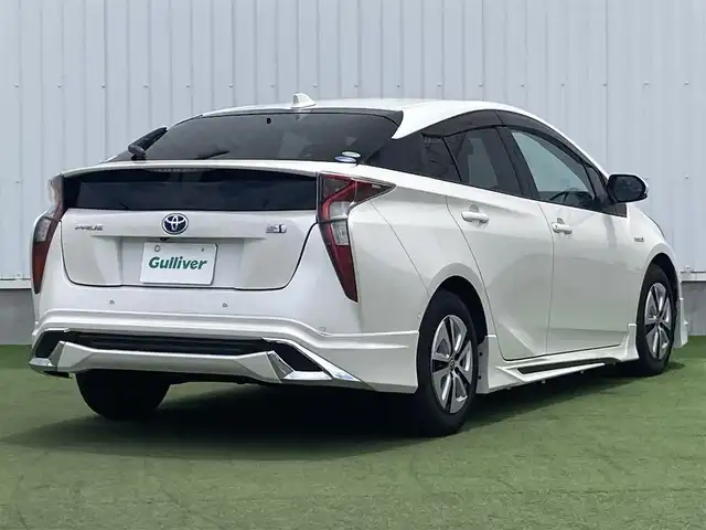 トヨタ プリウス A 香川県 2016(平28)年 5万km ホワイトパールクリスタルシャイン 登録時走行距離：49473km/エクリプスSDナビ/　CD DVD BT フルセグTV/バックカメラ/エアロ（フロント・サイド・リアアンダー）/プリクラッシュセーフティシステム/レーンキープアシスト/レーダークルーズコントロール/クリアランスソナー/パーキングアシスト/ブラインドスポットモニター/ヘッドアップディスプレイ/オートハイビーム/オートライト/フォグランプ/横滑り防止装置/ETC/PWオールオート/ドアロック連動式オートリトラクタブルドアミラー/電動格納ウィンカーミラー/ドアバイザー/純正フロアマット/ISOFIX/ETC/革巻きステアリング/ステアリングスイッチ/プッシュスタート/スマートキー