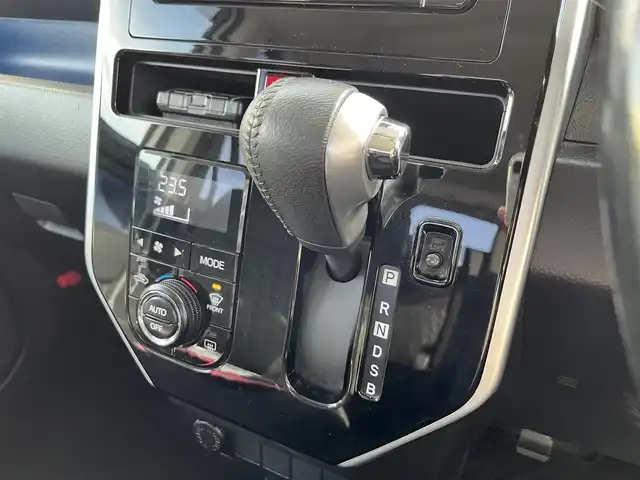 トヨタ タンク カスタムG S 鳥取県 2018(平30)年 6.8万km パールホワイトⅢ ４・W・D/ワンオーナー/純正ナビ/フルセグ/DVD/CD/BT/バックカメラ・ビルトインETC/ドライブレコーダー/衝突軽減ブレーキ/クルーズコントロール/レーンキープアシスト/両側パワースライドドア/LEDヘットライト/フォグライト/純正14インチアルミホイール/純正エアロパーツ/プッシュエンジンスタート/アイドリングストップ/フロアマット・ドアバイザー/保証書/取扱説明書/スペアキー