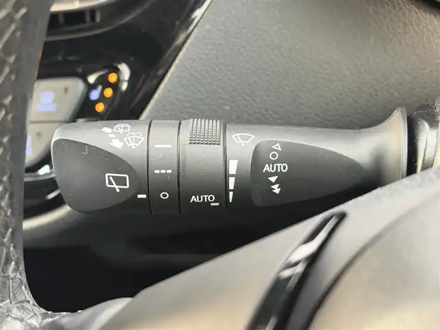 トヨタ Ｃ－ＨＲ G 愛知県 2017(平29)年 4.3万km ブラックマイカ トヨタセーフティセンス/プリクラッシュセーフティ/レーンディパーチャーアラート/オートマチックハイビーム/レーダークルーズコントロール/ナビ/ワンセグTV/Bluetooth接続/CD/DVD/AM/FM/SD/iPod/前後ドライブレコーダー/フルフラットシート/純正フロアマット/純正18インチアルミホイール/LEDヘッドライト/オートライト/プッシュスタート/バックカメラ/ETC/スマートキー