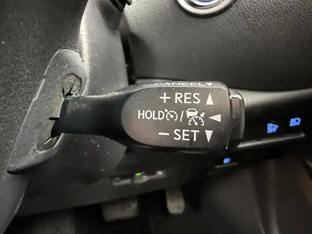 トヨタ Ｃ－ＨＲ G 愛知県 2017(平29)年 4.3万km ブラックマイカ トヨタセーフティセンス/プリクラッシュセーフティ/レーンディパーチャーアラート/オートマチックハイビーム/レーダークルーズコントロール/ナビ/ワンセグTV/Bluetooth接続/CD/DVD/AM/FM/SD/iPod/前後ドライブレコーダー/フルフラットシート/純正フロアマット/純正18インチアルミホイール/LEDヘッドライト/オートライト/プッシュスタート/バックカメラ/ETC/スマートキー