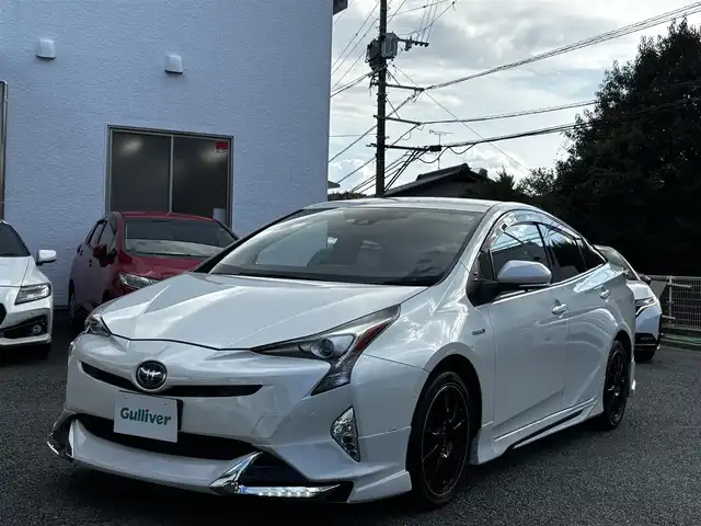 トヨタ プリウス A プレミアム　ツーリングセレ 熊本県 2016(平28)年 9.2万km ホワイトパールクリスタルシャイン フルエアロ/4WD/純正9インチナビ（DSZT-YC4T）/【フルセグTV／CD／DVD/BT】/バックカメラ　/レーダークルーズコントロール/プリクラッシュセーフティ/レーンキープアシスト/オートLEDヘッドライト　/オートハイビーム/黒革シート/D席パワーシート/前席シートヒーター/社外17インチAW/ETC/ドライブレコーダー　/オートエアコン