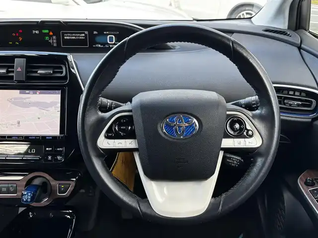 トヨタ プリウス A プレミアム　ツーリングセレ 熊本県 2016(平28)年 9.2万km ホワイトパールクリスタルシャイン フルエアロ/4WD/純正9インチナビ（DSZT-YC4T）/【フルセグTV／CD／DVD/BT】/バックカメラ　/レーダークルーズコントロール/プリクラッシュセーフティ/レーンキープアシスト/オートLEDヘッドライト　/オートハイビーム/黒革シート/D席パワーシート/前席シートヒーター/社外17インチAW/ETC/ドライブレコーダー　/オートエアコン