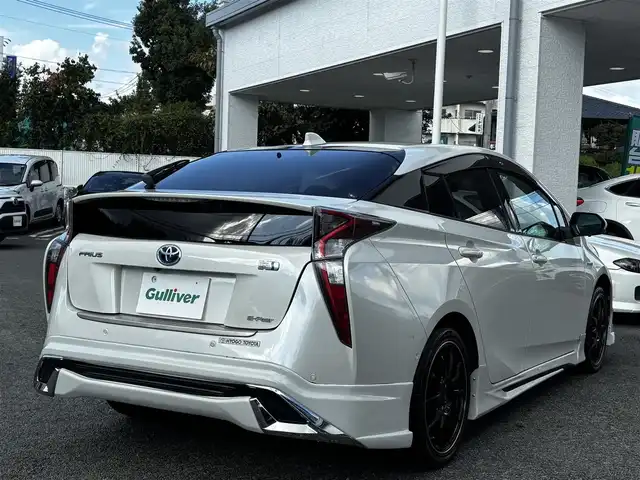 トヨタ プリウス A プレミアム　ツーリングセレ 熊本県 2016(平28)年 9.2万km ホワイトパールクリスタルシャイン フルエアロ/4WD/純正9インチナビ（DSZT-YC4T）/【フルセグTV／CD／DVD/BT】/バックカメラ　/レーダークルーズコントロール/プリクラッシュセーフティ/レーンキープアシスト/オートLEDヘッドライト　/オートハイビーム/黒革シート/D席パワーシート/前席シートヒーター/社外17インチAW/ETC/ドライブレコーダー　/オートエアコン