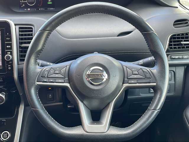 日産 セレナ ハイウェイスター 青森県 2016(平28)年 11.2万km マルーンレッド 2トーン 4WD/セーフティパックA/快適パック/純正9インチナビ・フルセグTV/CD・DVD・Bluetooth・SD/純正フリップダウンモニター/アラウンドビューモニター/インテリジェントパーキングアシスト/両側パワースライドドア/エマージェンシーブレーキ/クルーズコントロール/フロント・バックソナー/サイド・カーテンエアバッグ/ビルトインETC/2.3列目USB電源ソケット/3列目シートスライド/LEDヘッドライト/フォグランプ/社外16インチアルミ
