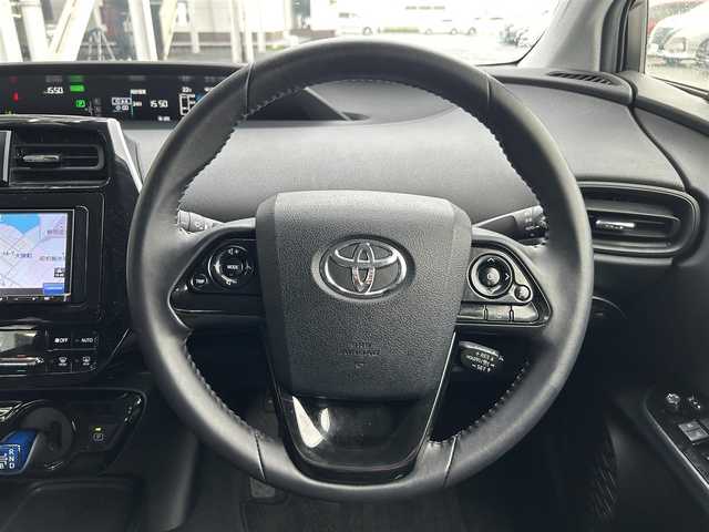 トヨタ プリウス S 静岡県 2019(令1)年 3.4万km スーパーホワイトⅡ トヨタセーフティセンス/Ｓｔｒａｄａメモリナビ/ＴＶ/ＢＴオーディオ/バックカメラ/ドラレコ/ビルトインＥＴＣ/エアロ付（ＦＳＲ）/追従機能付クルコン/前後コーナーセンサー/ＬＴＡ(レーントレーシングアシスト)/PKSB(パーキングサポートブレーキ)/オートライト/LEDヘッドライト/オートエアコン/盗難防止装置/純正15AW