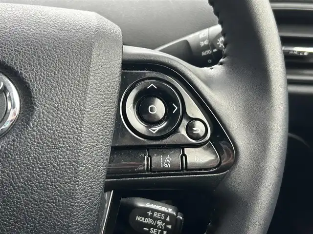 トヨタ プリウス S 静岡県 2019(令1)年 3.4万km スーパーホワイトⅡ トヨタセーフティセンス/Ｓｔｒａｄａメモリナビ/ＴＶ/ＢＴオーディオ/バックカメラ/ドラレコ/ビルトインＥＴＣ/エアロ付（ＦＳＲ）/追従機能付クルコン/前後コーナーセンサー/ＬＴＡ(レーントレーシングアシスト)/PKSB(パーキングサポートブレーキ)/オートライト/LEDヘッドライト/オートエアコン/盗難防止装置/純正15AW