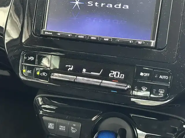 トヨタ プリウス S 静岡県 2019(令1)年 3.4万km スーパーホワイトⅡ トヨタセーフティセンス/Ｓｔｒａｄａメモリナビ/ＴＶ/ＢＴオーディオ/バックカメラ/ドラレコ/ビルトインＥＴＣ/エアロ付（ＦＳＲ）/追従機能付クルコン/前後コーナーセンサー/ＬＴＡ(レーントレーシングアシスト)/PKSB(パーキングサポートブレーキ)/オートライト/LEDヘッドライト/オートエアコン/盗難防止装置/純正15AW