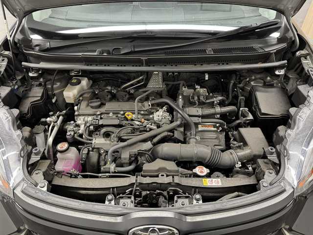 トヨタ シエンタ ハイブリッド Z 三重県 2023(令5)年 5.3万km ブラック ハイブリッド/FF/インパネCVT/純正 10.5インチ『ディスプレイオーディオplus』（ナビ付）/（AM/FM/USB/iPod/Bluetooth/Miracast/CarPlay/AndroidAuto）/バックガイドモニター/両側ハンズフリーパワースライドドア/【OP】ドライブレコーダー 前後（ナビ連動）/ETC/Toyota Safety Sense/・プリクラッシュセーフティ/・レーンディパーチャーアラート/・レーダークルーズ（停止保持機能有）/・ブラインドスポットモニター/・プロアクティブドライビングアシスト/・インテリジェントクリアランスソナー（パーキングサポートブレーキ［PKSB］静止物＋後方接近車両）/・リヤクロストラフィックアラート/・ロードサインアシスト/・アダプティブハイビームシステム/・休憩提案機能/など/装備/・革調シートカバー（社外品）/・オートエアコン/・オートライト/・LEDヘッドランプ/・保/取/・ステアリングスイッチ/・充電用USBジャック（USB-Ax1、USB-Cx3）/・純正ホイールキャップ＆15インチスチールホイール/・保/取/など
