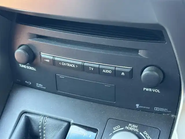 レクサス ＮＸ 200t Iパッケージ 大分県 2016(平28)年 4.7万km ソニッククォーツ ・純正ナビ(CD/DVD/BT/SD/USB/AUX)/・フルセグテレビ/・バックカメラ/・プリクラッシュセーフティ/・コーナーセンサー/・レーダークルーズコントロール/・AC100V/・ETC/・ステアリングリモコン/・ステアリングヒーター/・パドルシフト/・パワーシート/・シートメモリー/・シートヒーター/・ブレーキホールド/・スマートキー&プッシュスタート/・純正アルミホイール