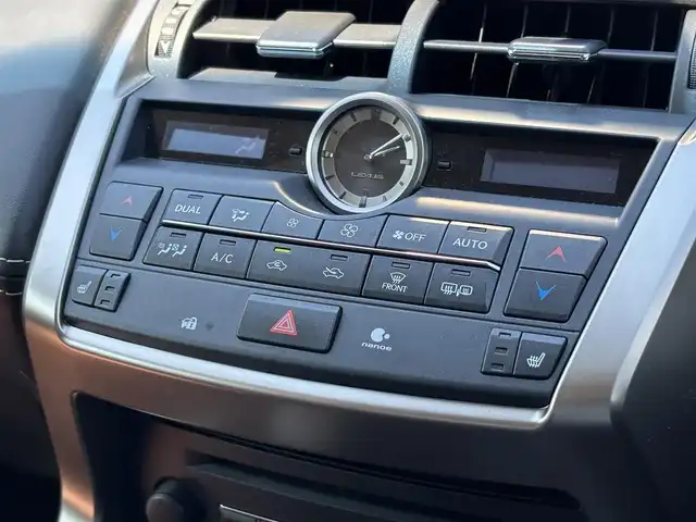 レクサス ＮＸ 200t Iパッケージ 大分県 2016(平28)年 4.7万km ソニッククォーツ ・純正ナビ(CD/DVD/BT/SD/USB/AUX)/・フルセグテレビ/・バックカメラ/・プリクラッシュセーフティ/・コーナーセンサー/・レーダークルーズコントロール/・AC100V/・ETC/・ステアリングリモコン/・ステアリングヒーター/・パドルシフト/・パワーシート/・シートメモリー/・シートヒーター/・ブレーキホールド/・スマートキー&プッシュスタート/・純正アルミホイール