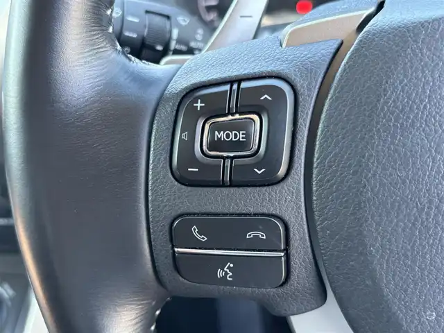 レクサス ＮＸ 200t Iパッケージ 大分県 2016(平28)年 4.7万km ソニッククォーツ ・純正ナビ(CD/DVD/BT/SD/USB/AUX)/・フルセグテレビ/・バックカメラ/・プリクラッシュセーフティ/・コーナーセンサー/・レーダークルーズコントロール/・AC100V/・ETC/・ステアリングリモコン/・ステアリングヒーター/・パドルシフト/・パワーシート/・シートメモリー/・シートヒーター/・ブレーキホールド/・スマートキー&プッシュスタート/・純正アルミホイール