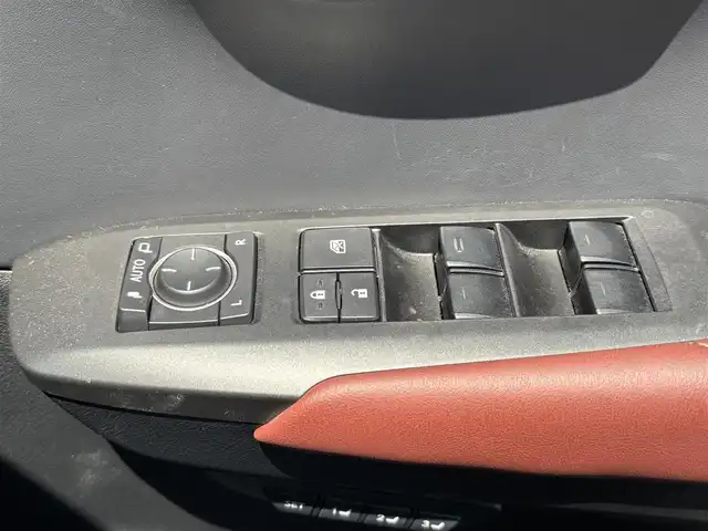 レクサス ＮＸ 200t Iパッケージ 大分県 2016(平28)年 4.7万km ソニッククォーツ ・純正ナビ(CD/DVD/BT/SD/USB/AUX)/・フルセグテレビ/・バックカメラ/・プリクラッシュセーフティ/・コーナーセンサー/・レーダークルーズコントロール/・AC100V/・ETC/・ステアリングリモコン/・ステアリングヒーター/・パドルシフト/・パワーシート/・シートメモリー/・シートヒーター/・ブレーキホールド/・スマートキー&プッシュスタート/・純正アルミホイール