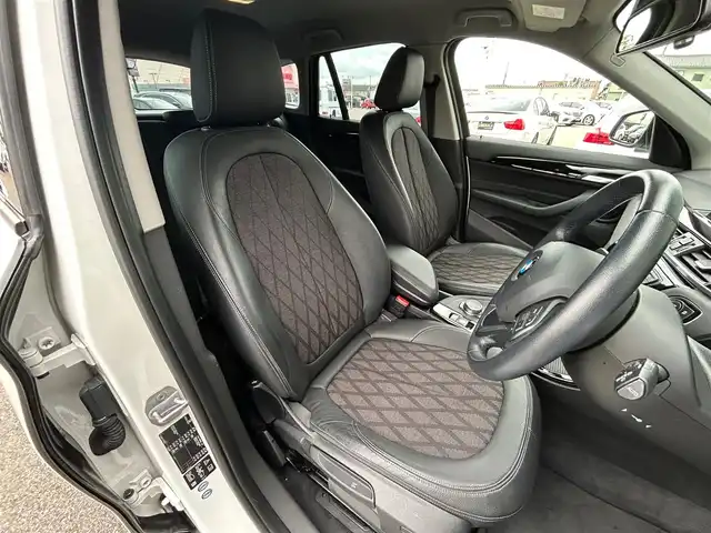 ＢＭＷ Ｘ１ xDrive 20i Xライン 石川県 2015(平27)年 6.2万km パール 純正メモリナビ/（BT／AM／FM／DVD）/バックカメラ/パワーバックドア/インテリジェントセーフティー/パークディスタンスコントロール/オートマチックテールゲート/フットトランクオープナー/コンフォートアクセス/キセノンヘッドライト/オートマチックハイビーム/オートライト/レインセンサー/スピードリミッター/ドライブレコーダー（360度）/ETC2.0/スペアキー2本